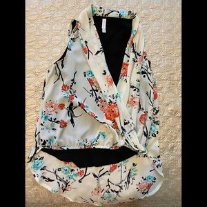 Women’s Xhilaration High-Low Floral Blouse Size XS